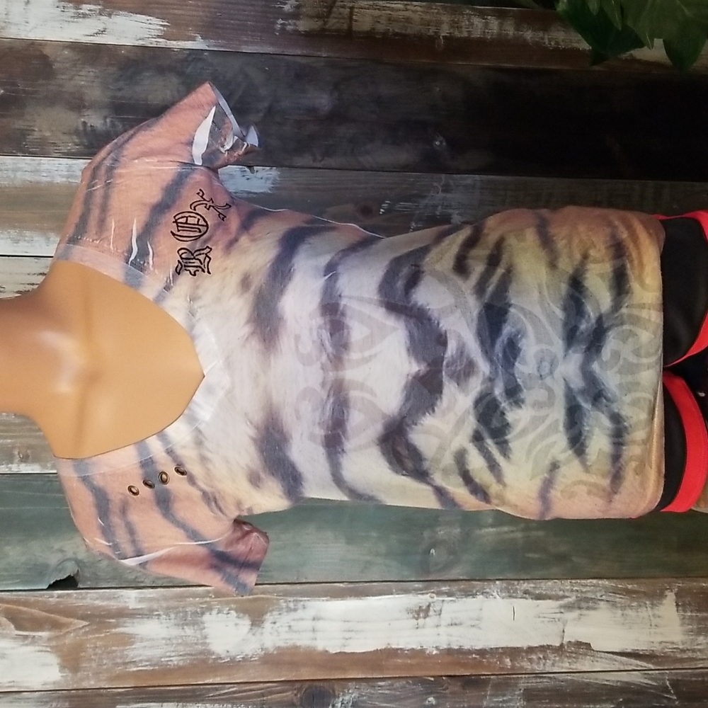 SOLD-Women's Sugar & Rox tiger print shirt